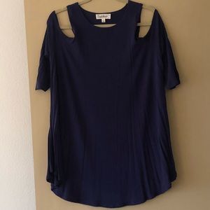Blue tunic with open shoulders
